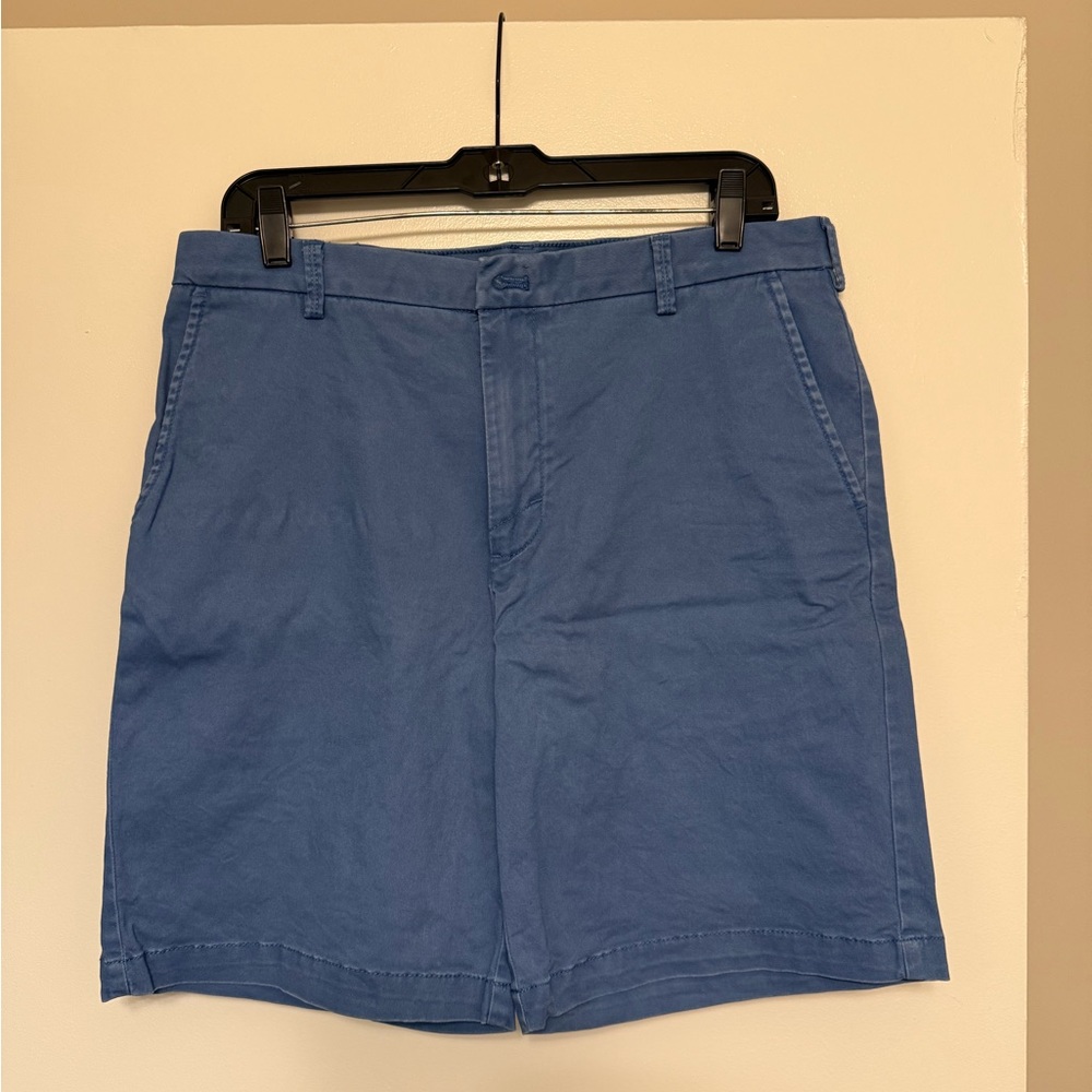Izod Men's Flat Front Blue Shorts